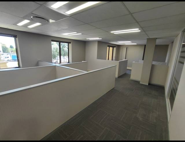 509M² OFFICE TO LET IN MAGALIESSIG
